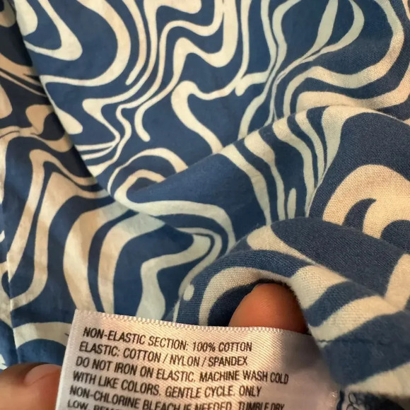 Ava & Viv Womens Cropped Blouse Top 2X Blue Cotton Short Sleeves V-Neck Smocked - Picture 3 of 8